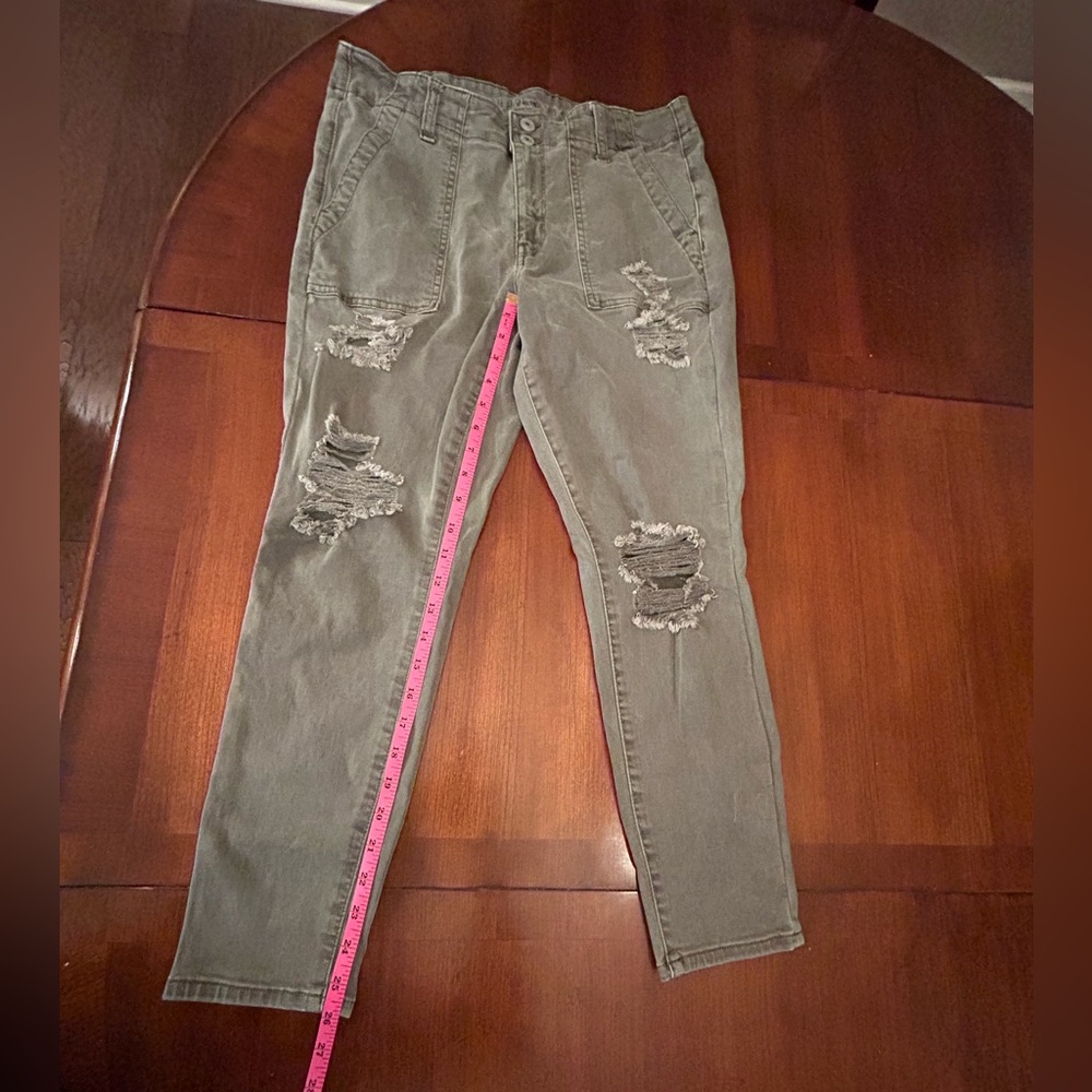 American Eagle Outfitters Olive Super Stretch distressed Jeans - Picture 7 of 7